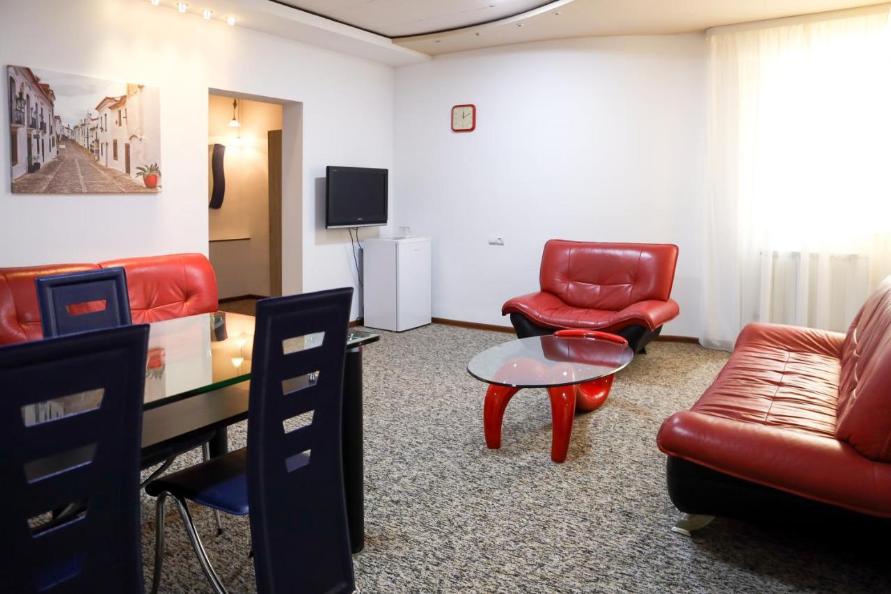 Hotel No Problem Erivan Exterior foto