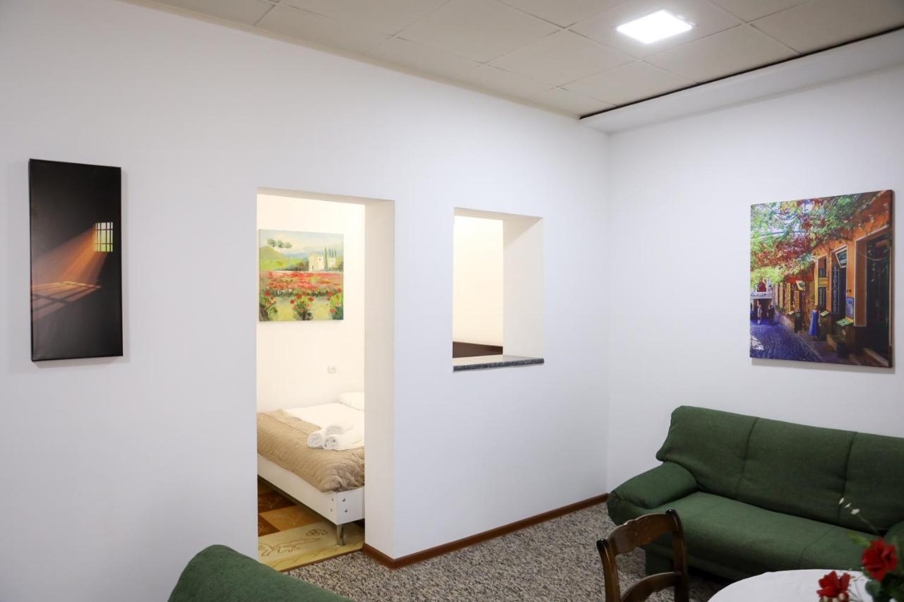 Hotel No Problem Erivan Exterior foto