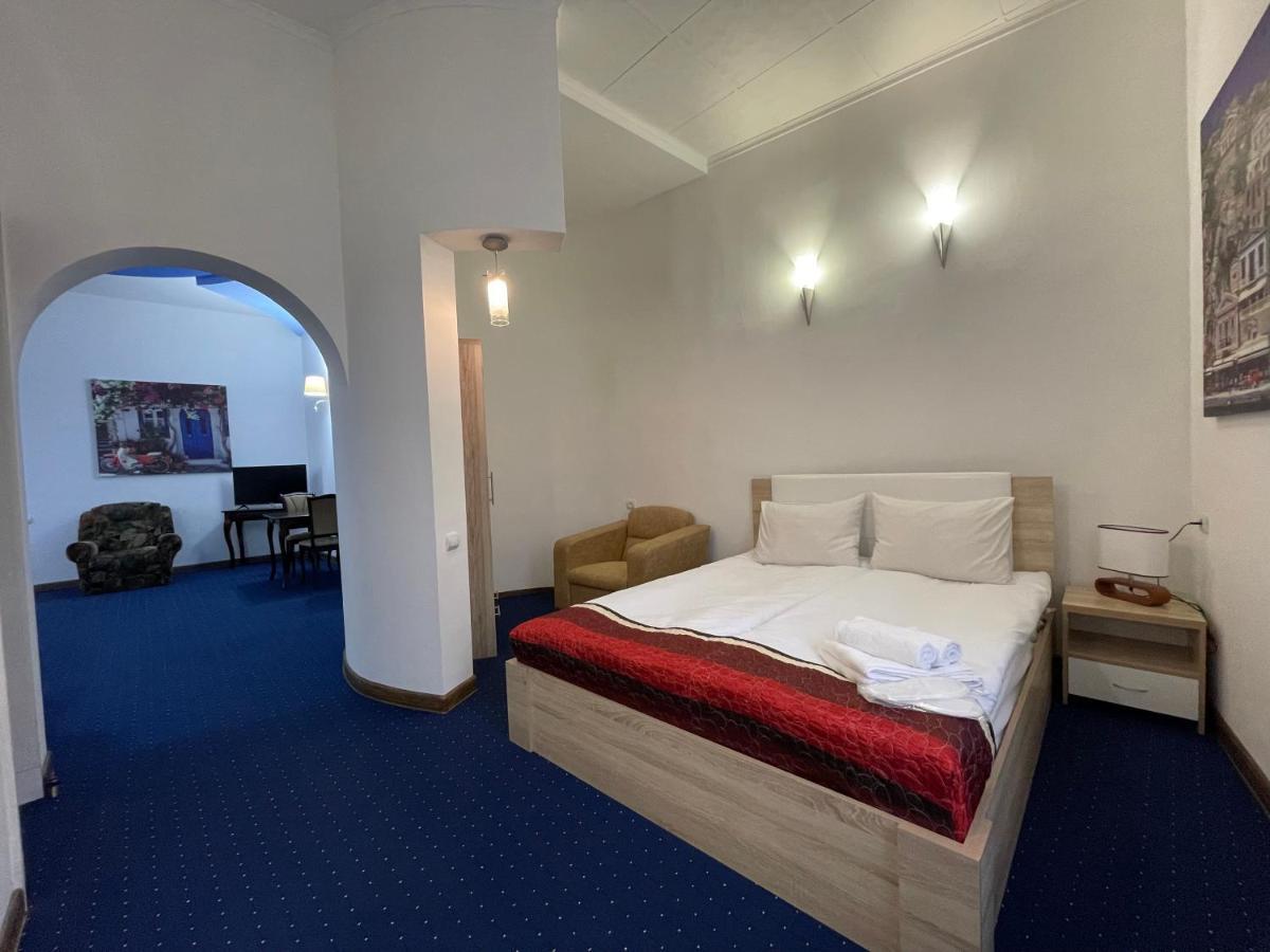Hotel No Problem Erivan Exterior foto