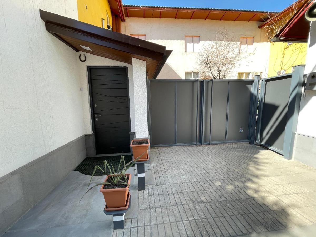 Hotel No Problem Erivan Exterior foto