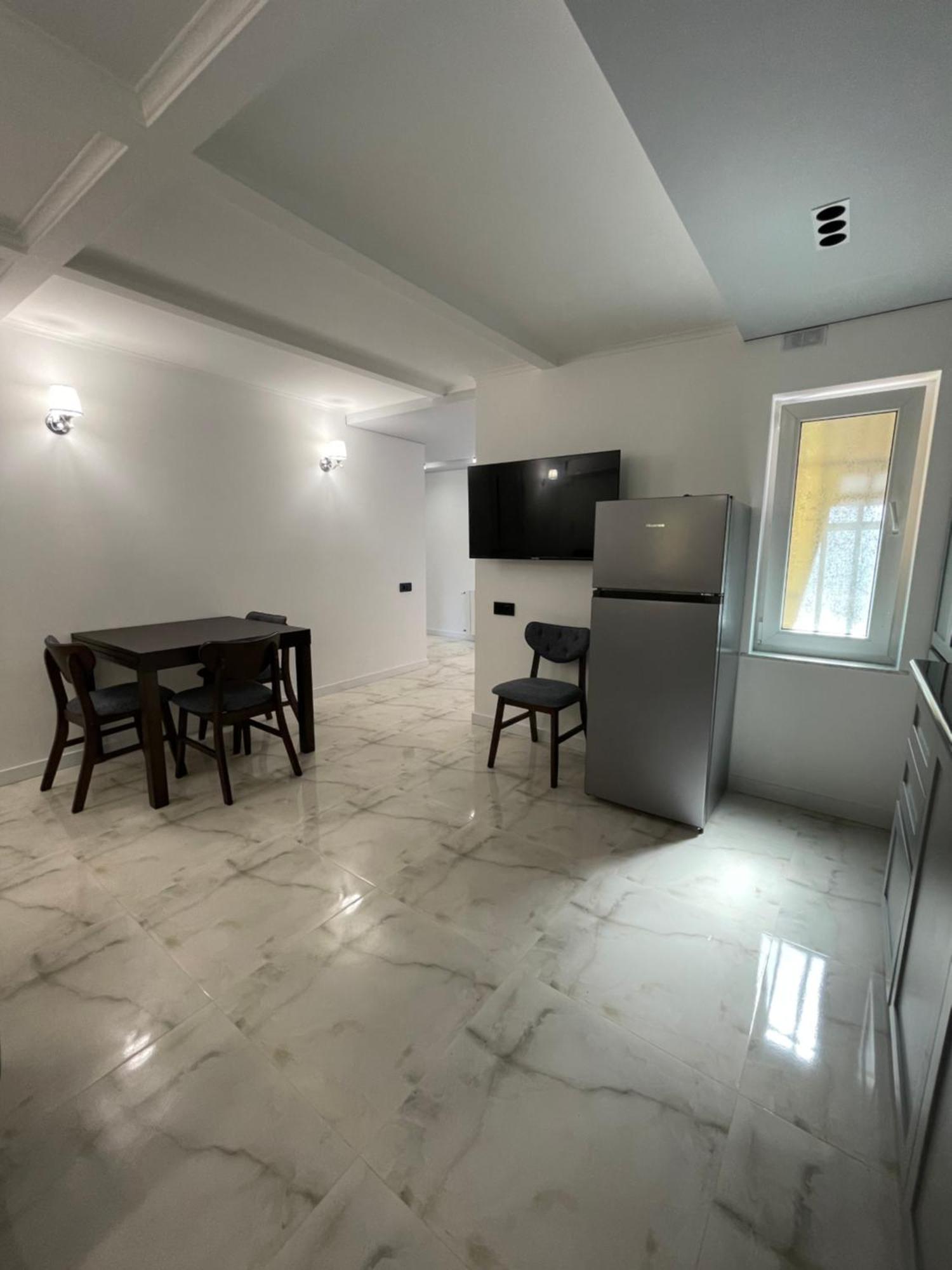 Hotel No Problem Erivan Exterior foto
