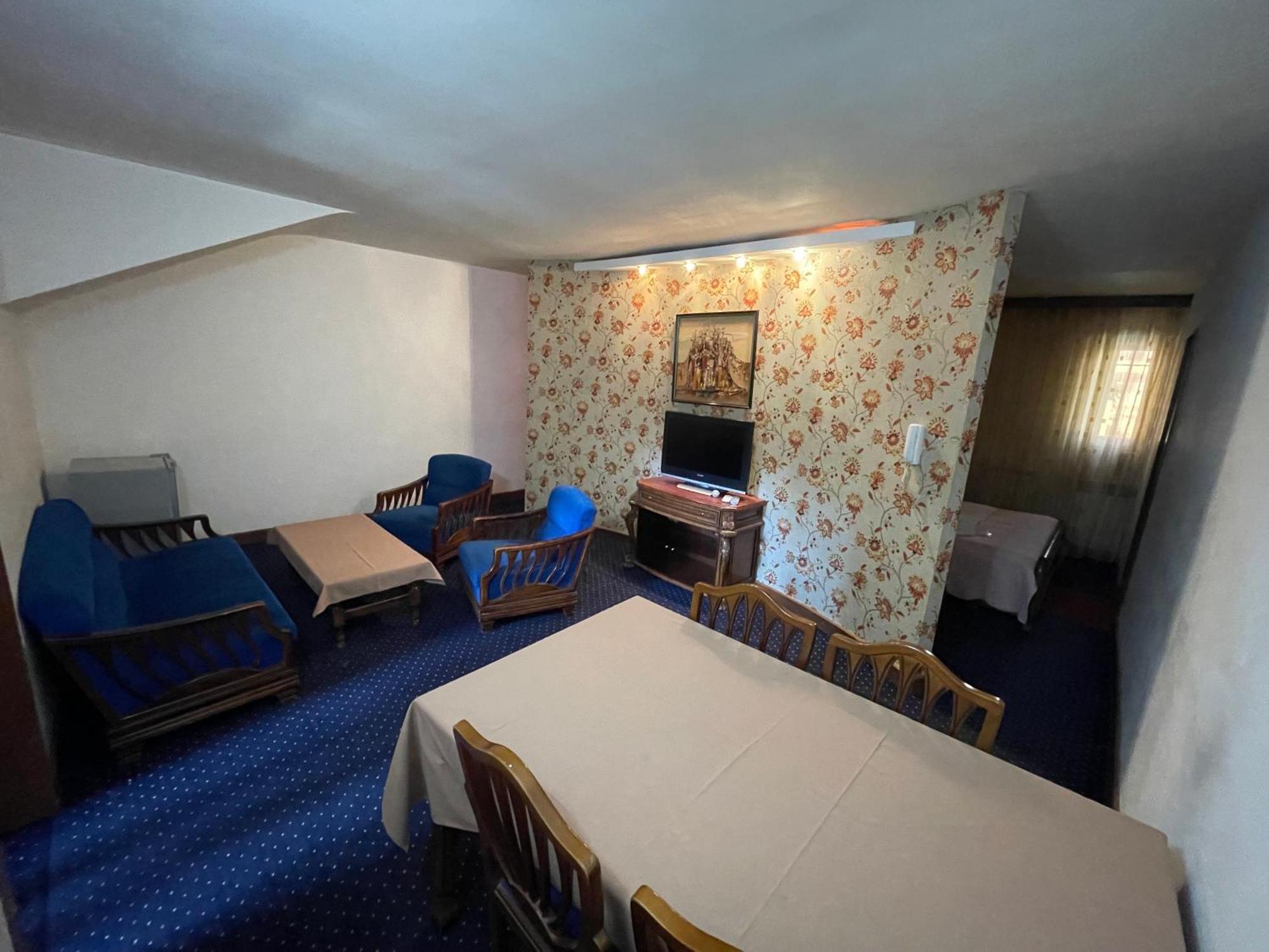 Hotel No Problem Erivan Exterior foto