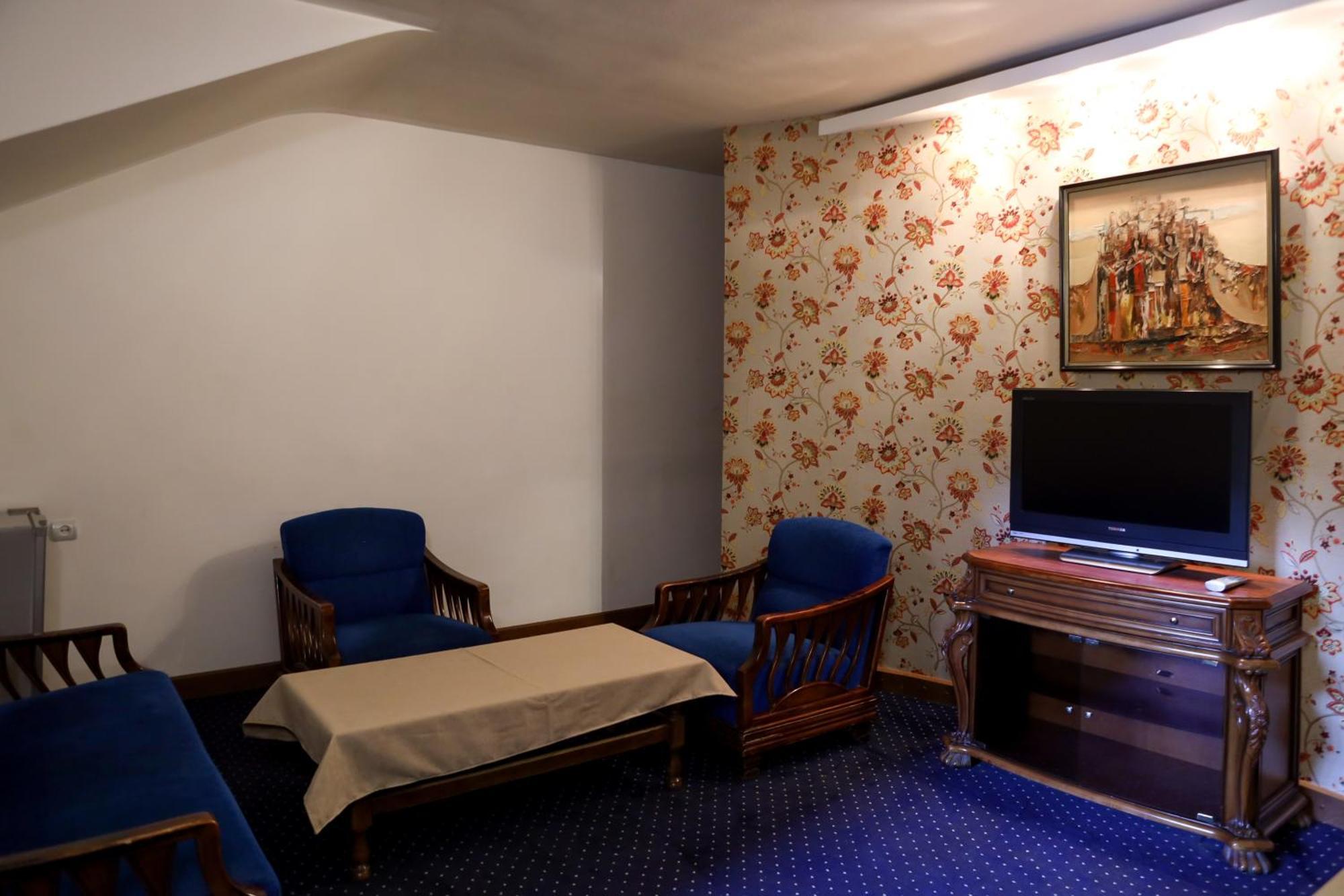 Hotel No Problem Erivan Exterior foto